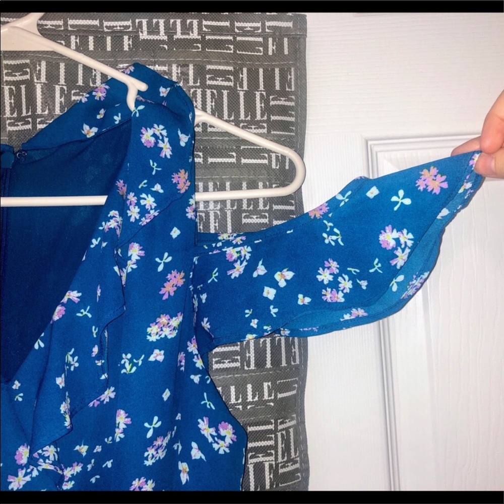 Cold-Shoulder Floral Dress 🌸💙 - Picture 4 of 13